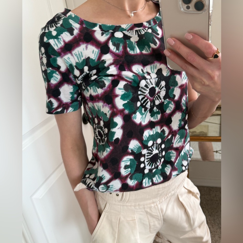 Burberry women’s t-shirt. 100% cotton. Size XS. Worn a few times